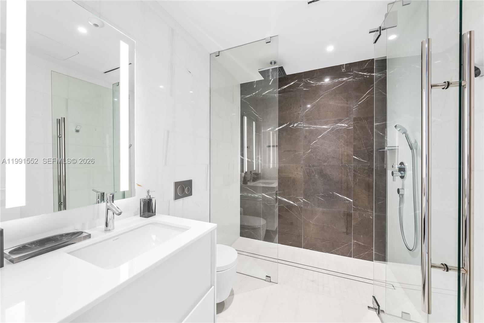 300 Biscayne Boulevard Way # 901E