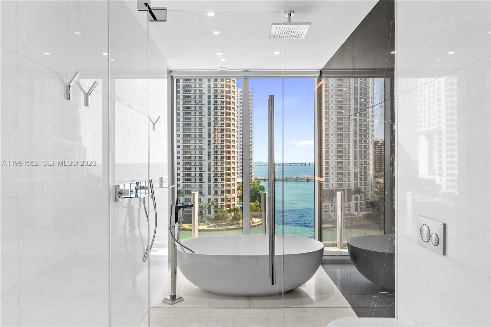 300 Biscayne Boulevard Way # 901E