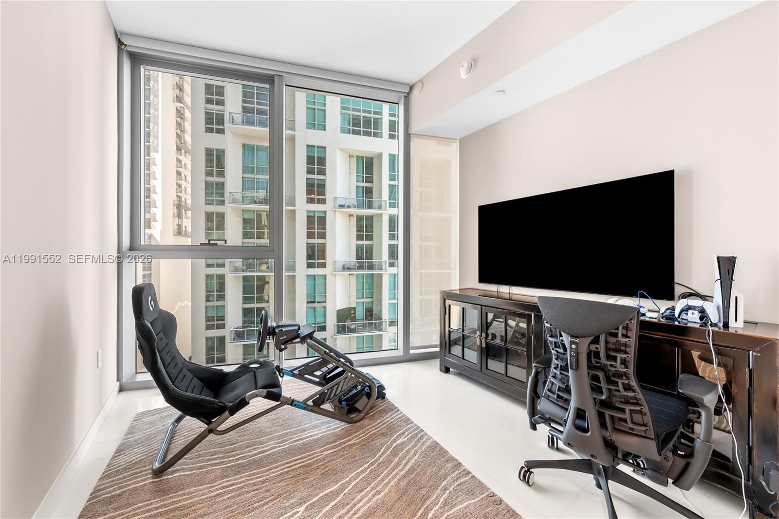300 Biscayne Boulevard Way # 901E