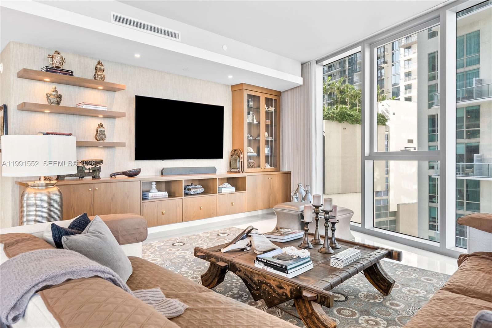 300 Biscayne Boulevard Way # 901E