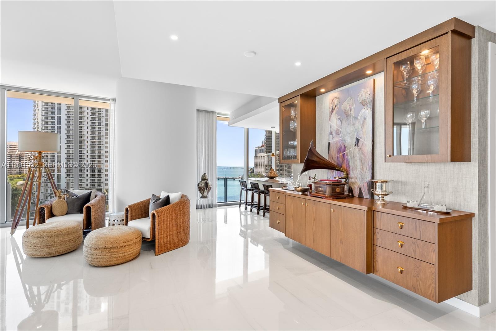 300 Biscayne Boulevard Way # 901E