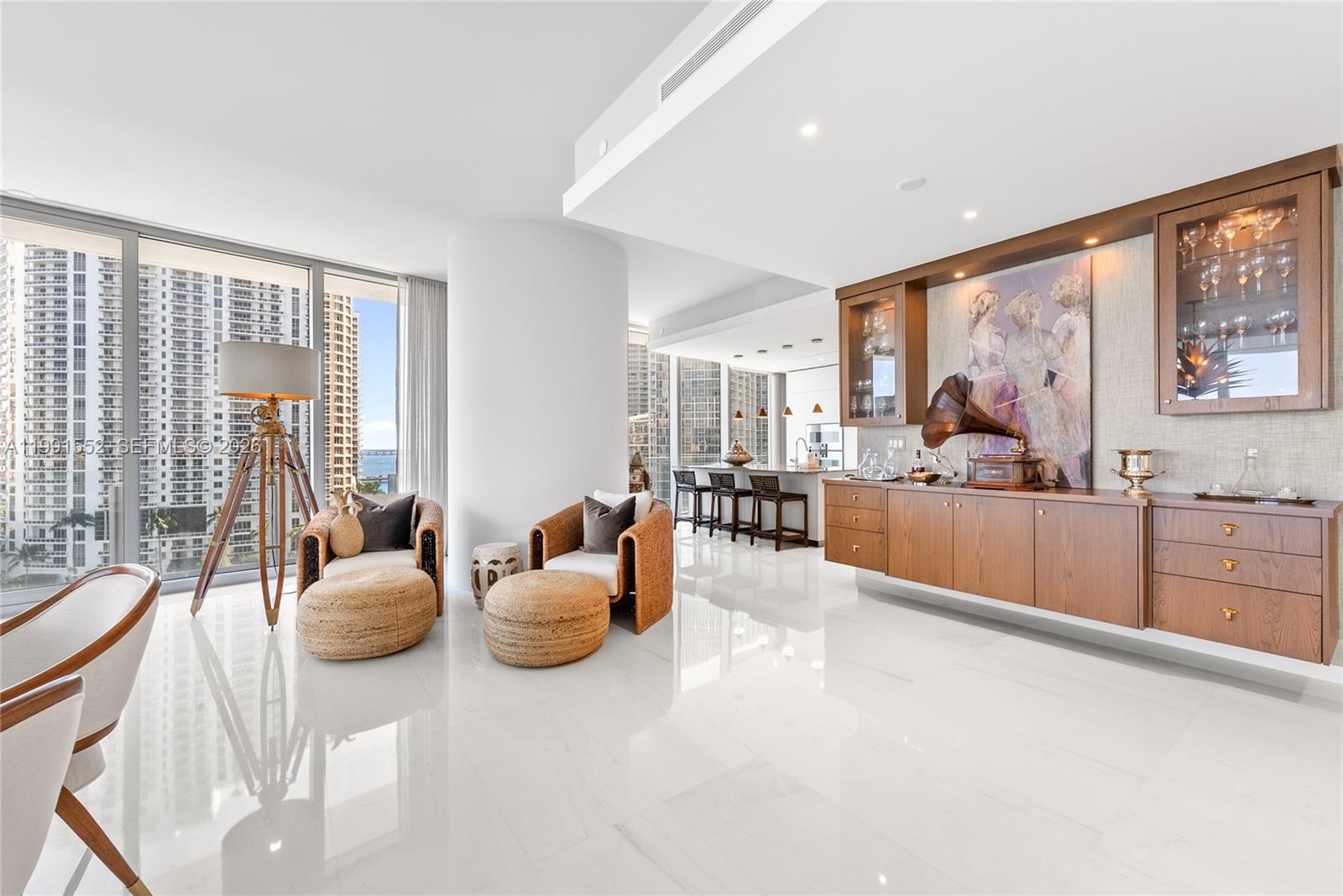 300 Biscayne Boulevard Way # 901E
