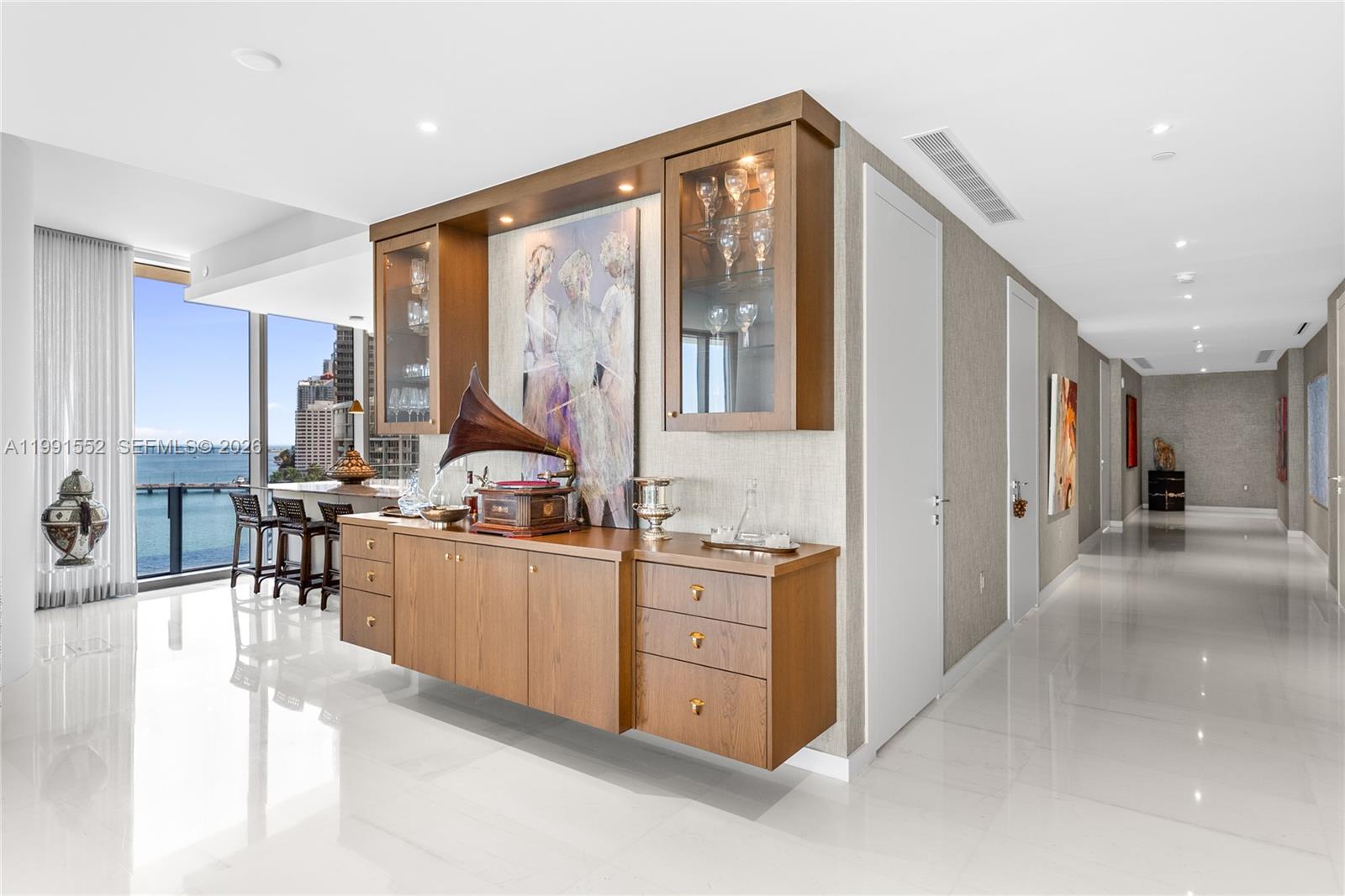 300 Biscayne Boulevard Way # 901E