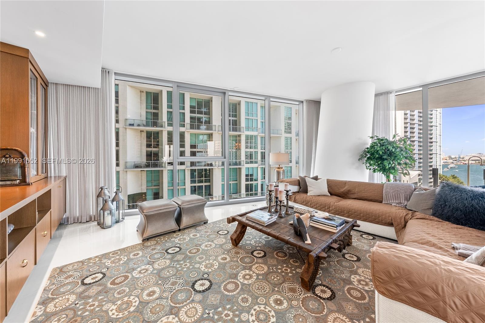 300 Biscayne Boulevard Way # 901E