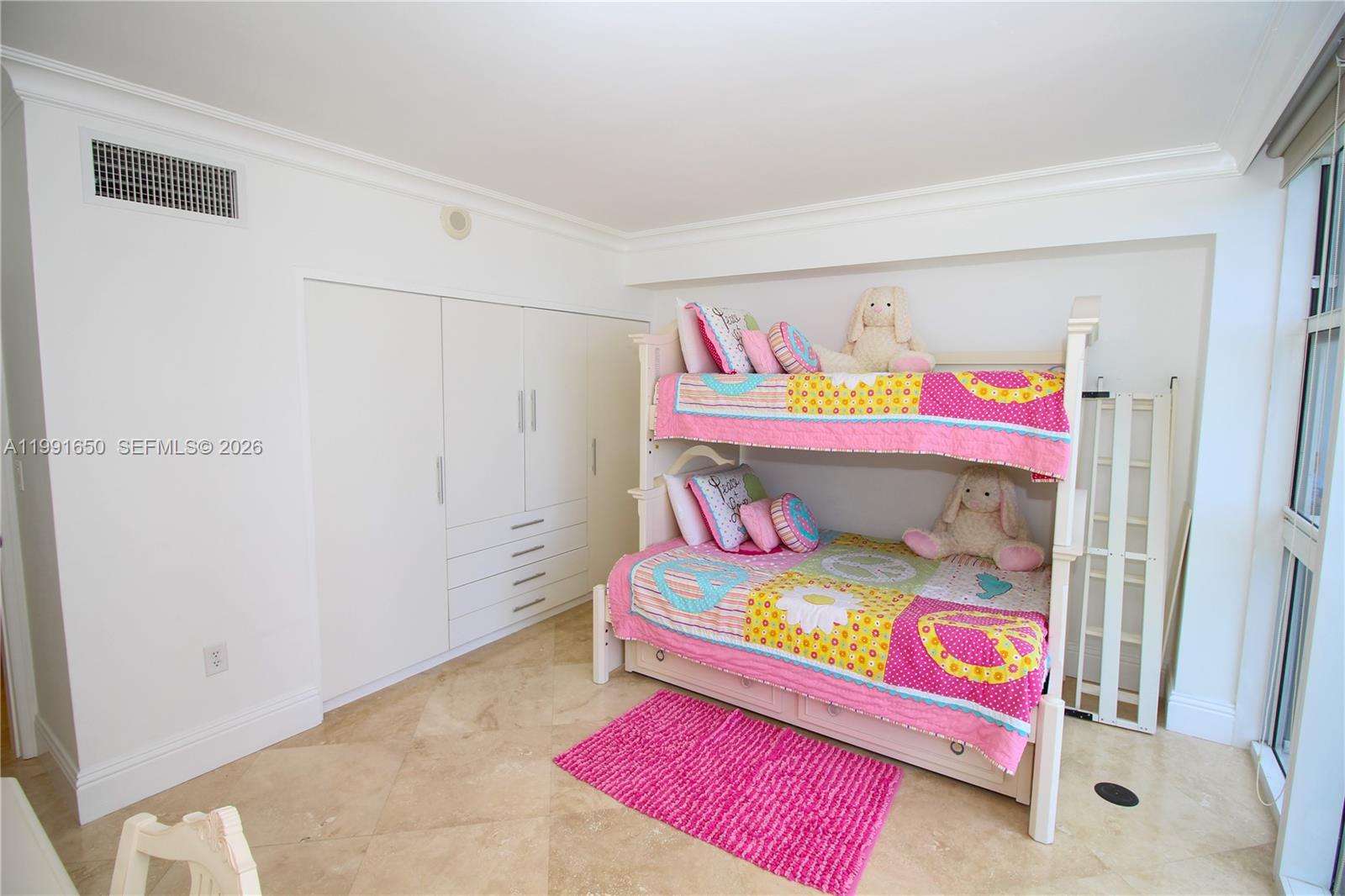 10275 Collins Ave # 833