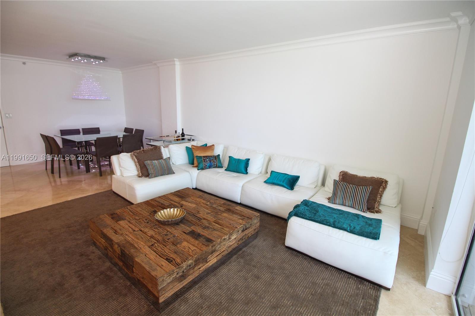 10275 Collins Ave # 833