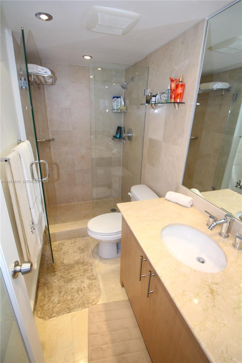 10275 Collins Ave # 833