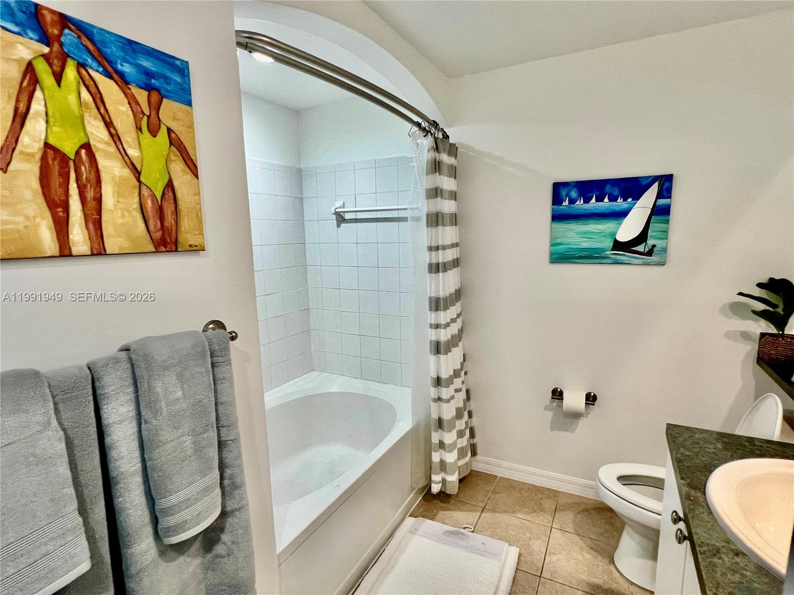 9172 Collins Ave # 305