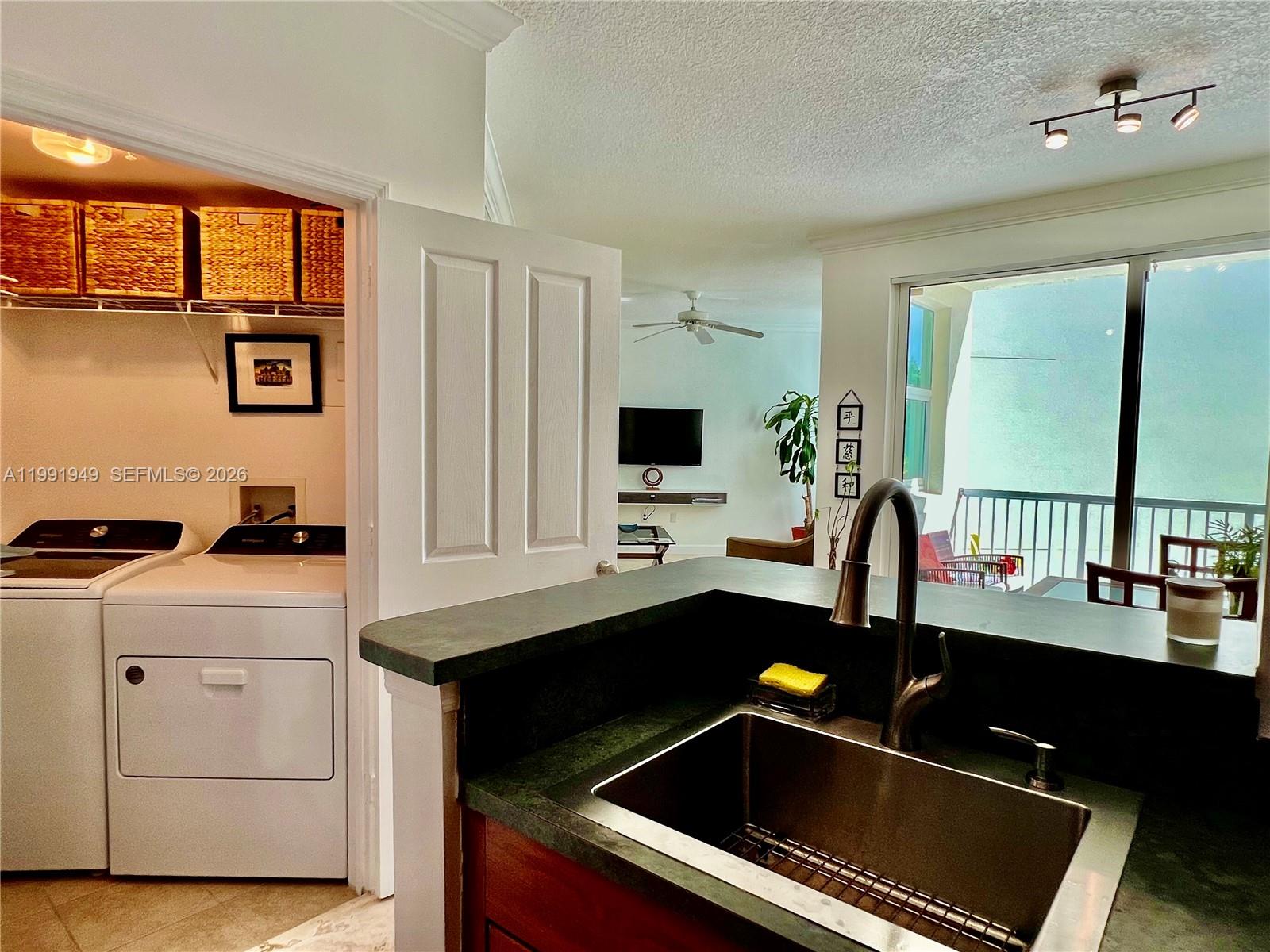 9172 Collins Ave # 305