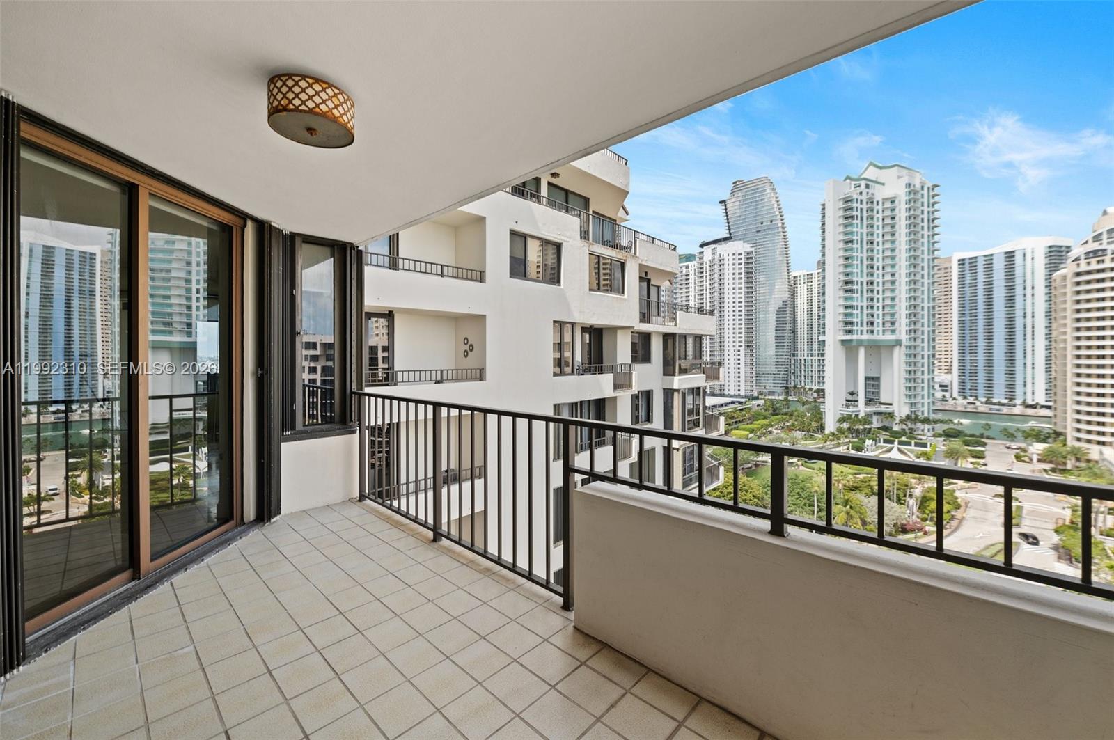 520 Brickell Key Dr # A1712