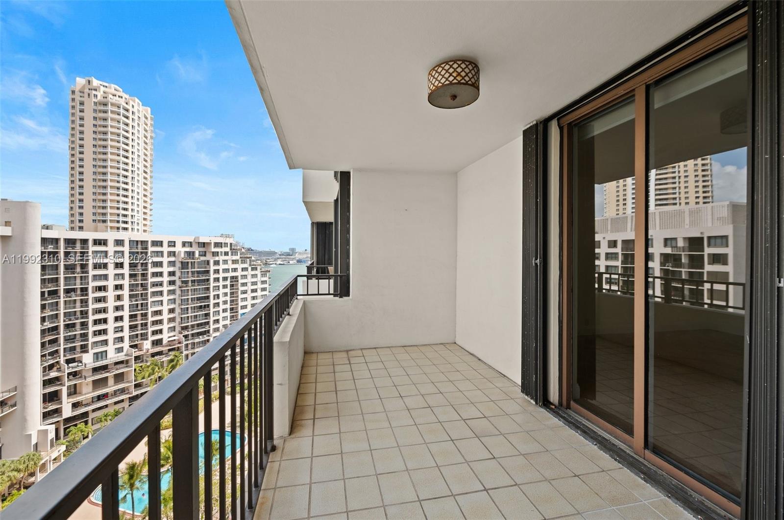 520 Brickell Key Dr # A1712