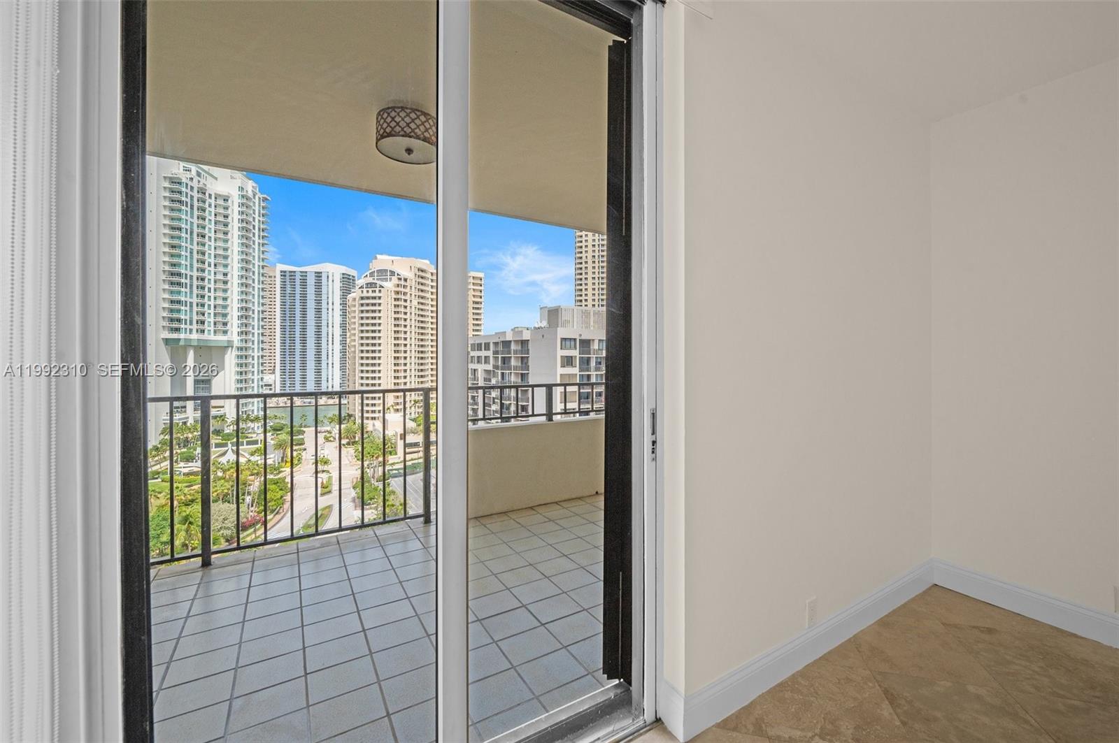 520 Brickell Key Dr # A1712