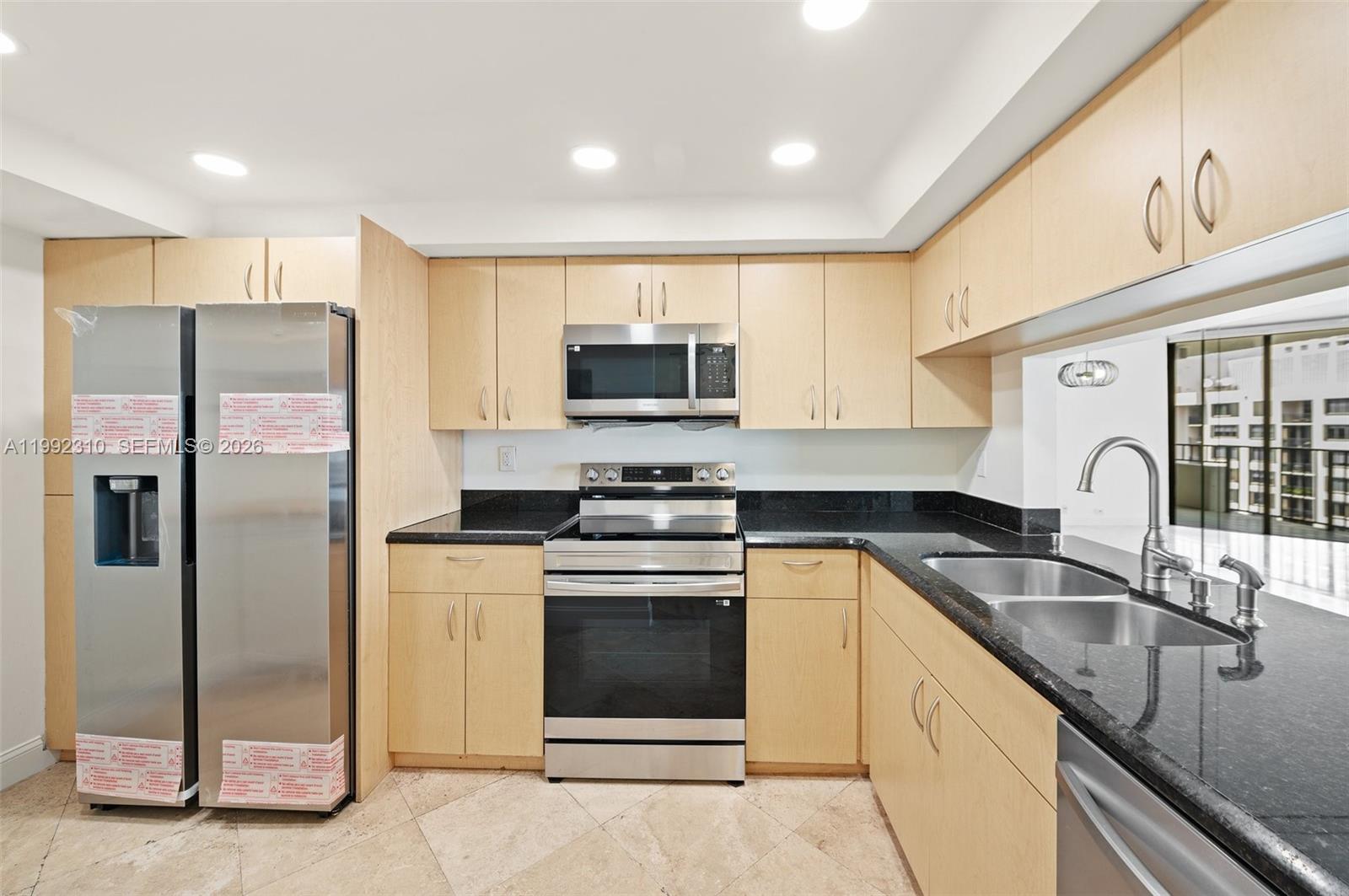 520 Brickell Key Dr # A1712