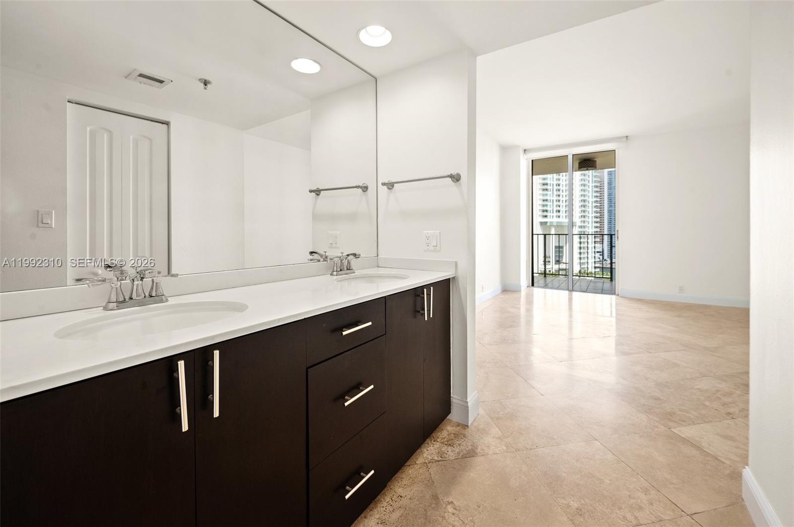520 Brickell Key Dr # A1712