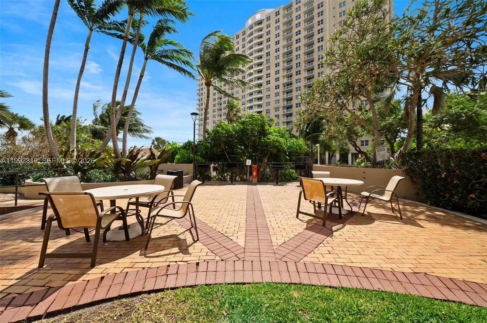 520 Brickell Key Dr # A1712