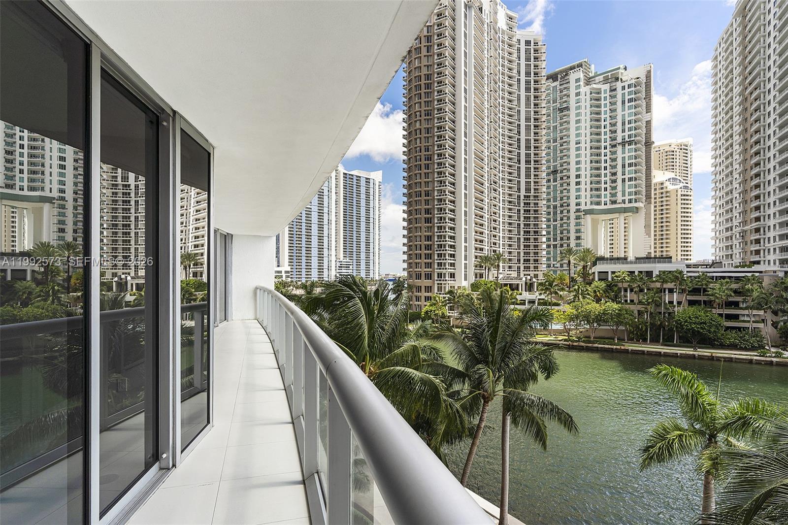 495 Brickell Ave Unit: BAY407