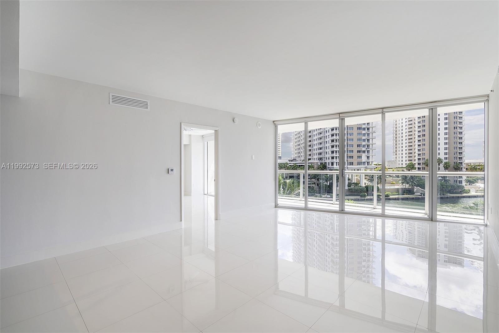 495 Brickell Ave Unit: BAY407