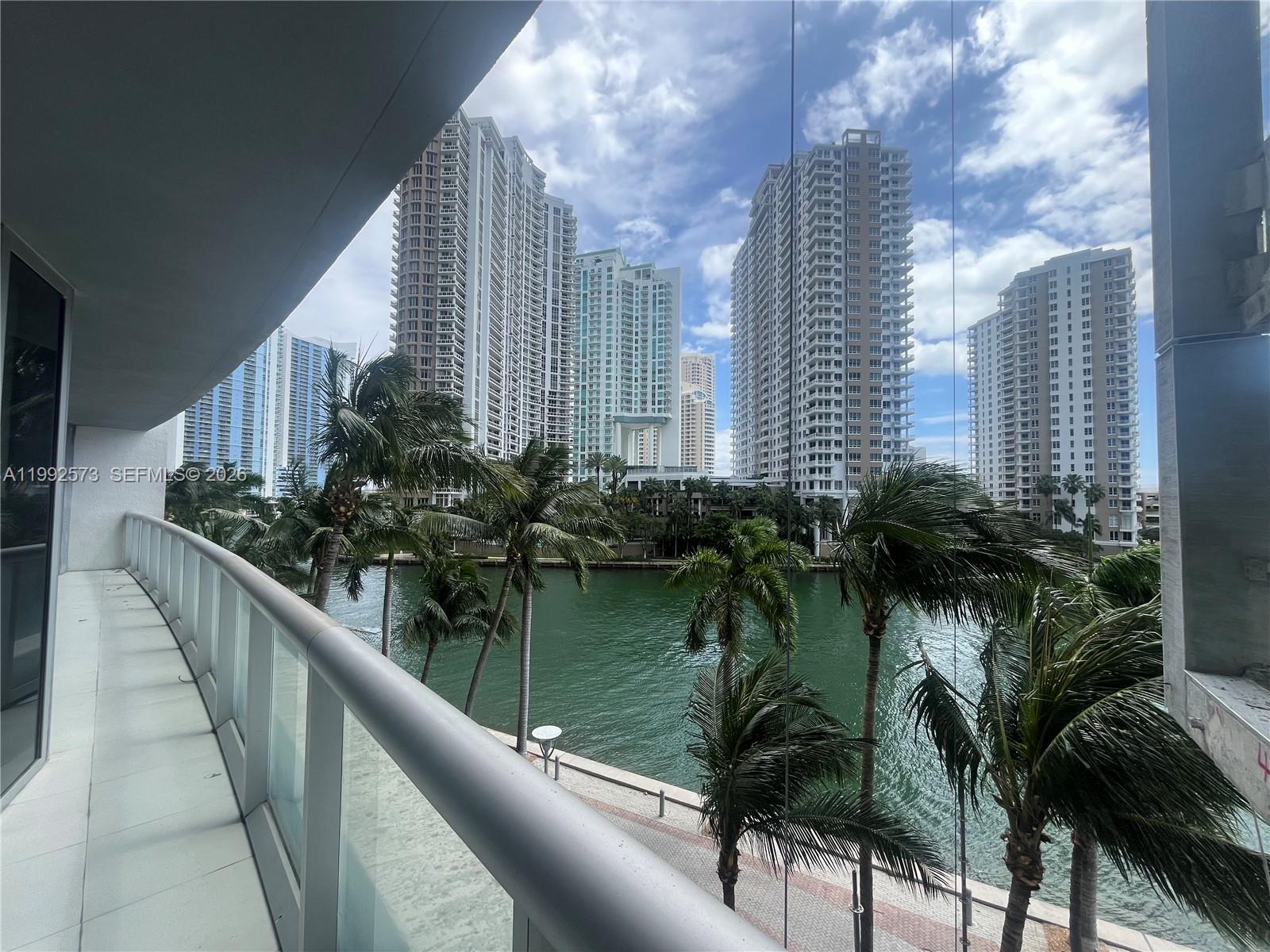 495 Brickell Ave Unit: BAY407