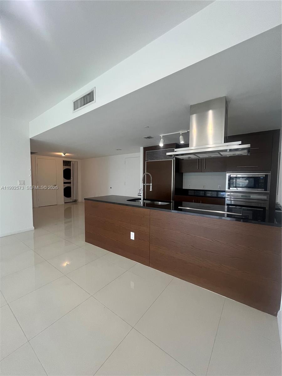 495 Brickell Ave Unit: BAY407