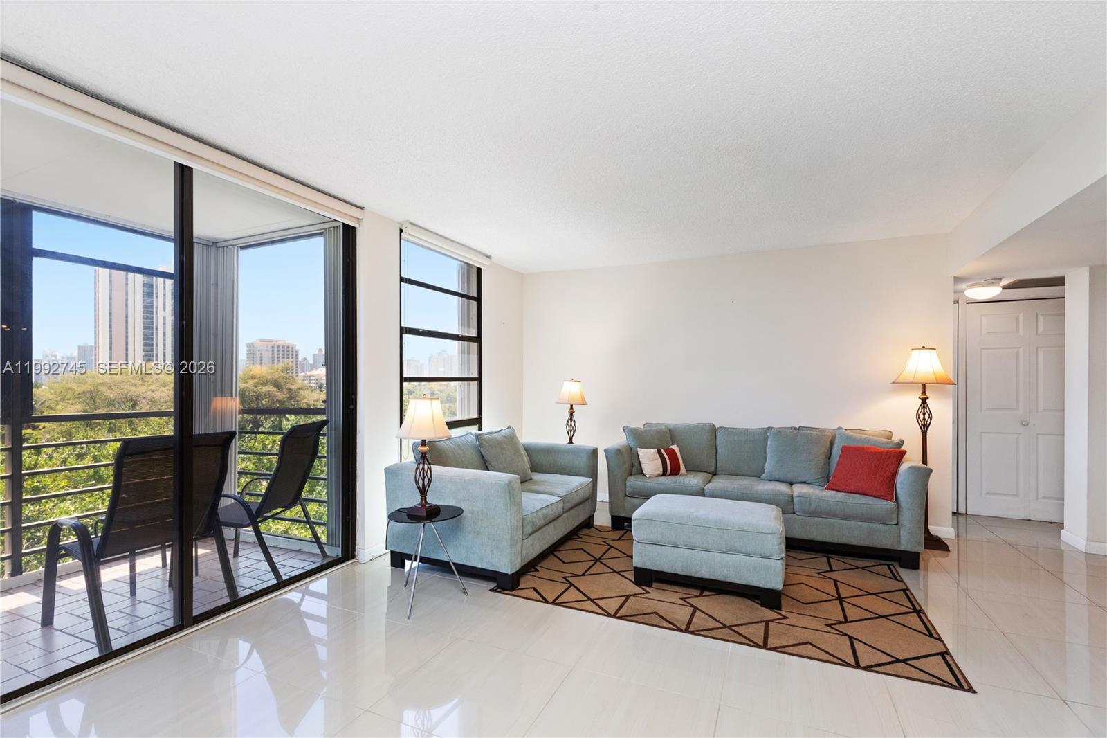 20400 W Country Club Dr # 605