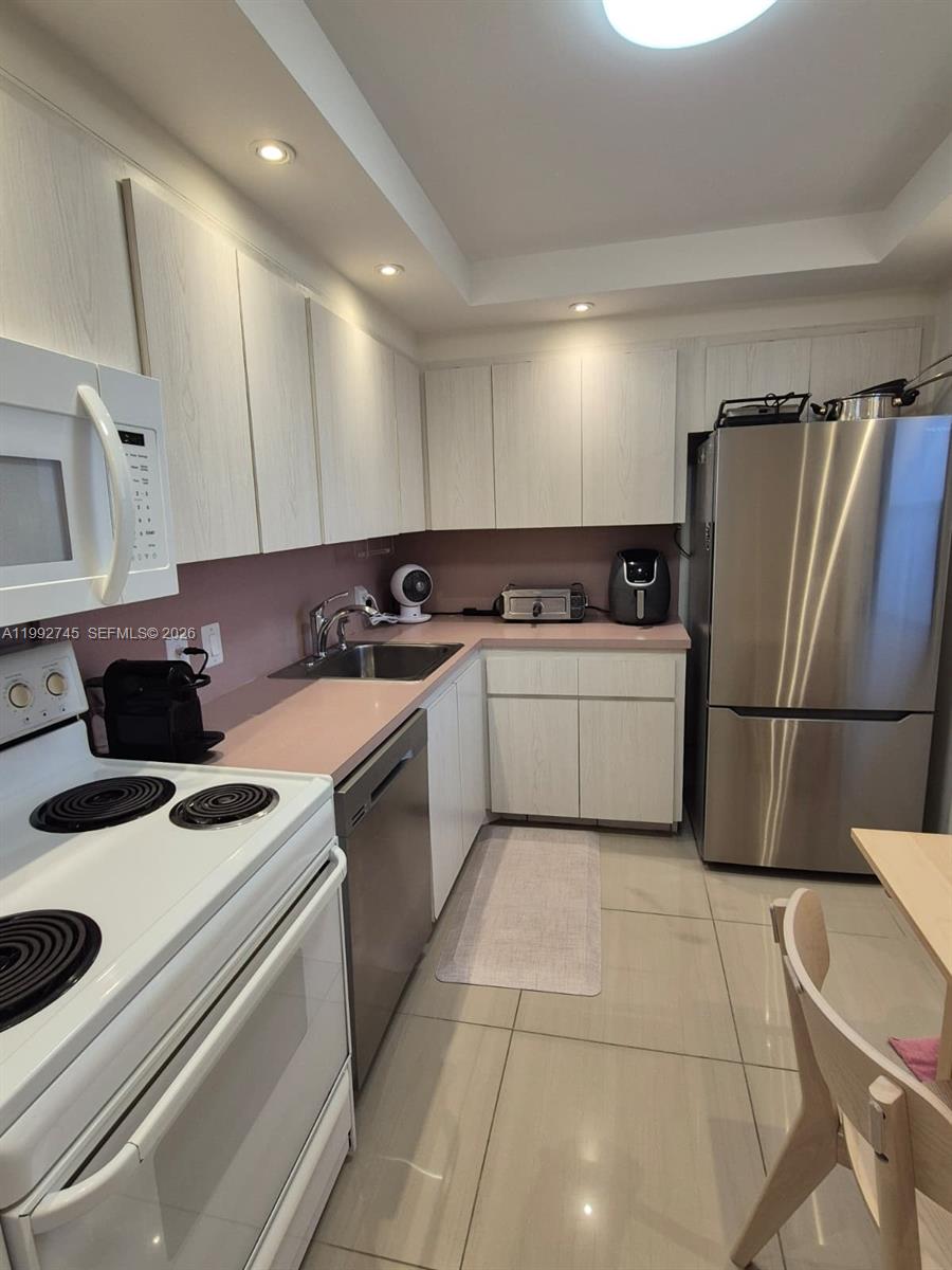 20400 W Country Club Dr # 605