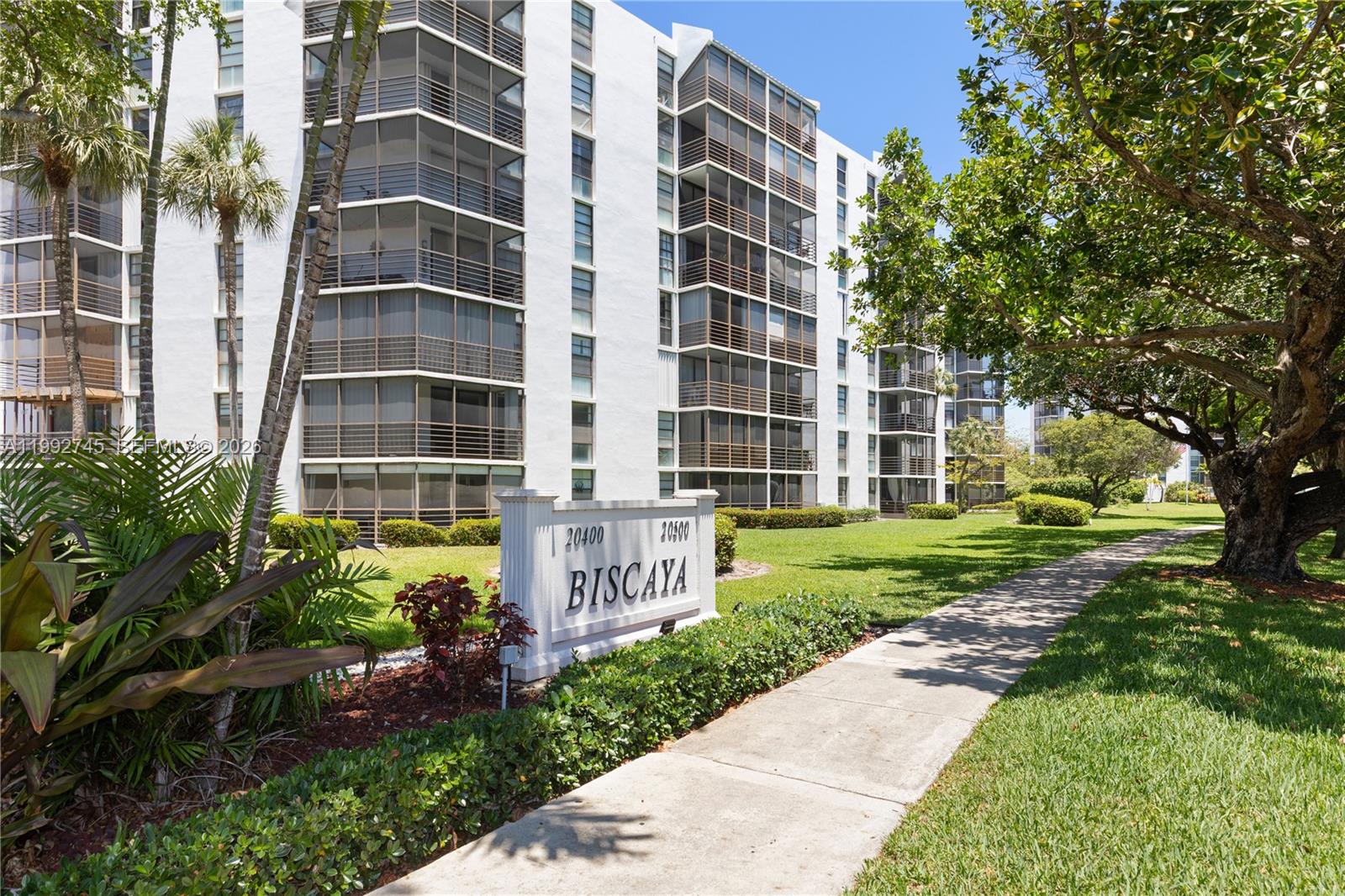 20400 W Country Club Dr # 605