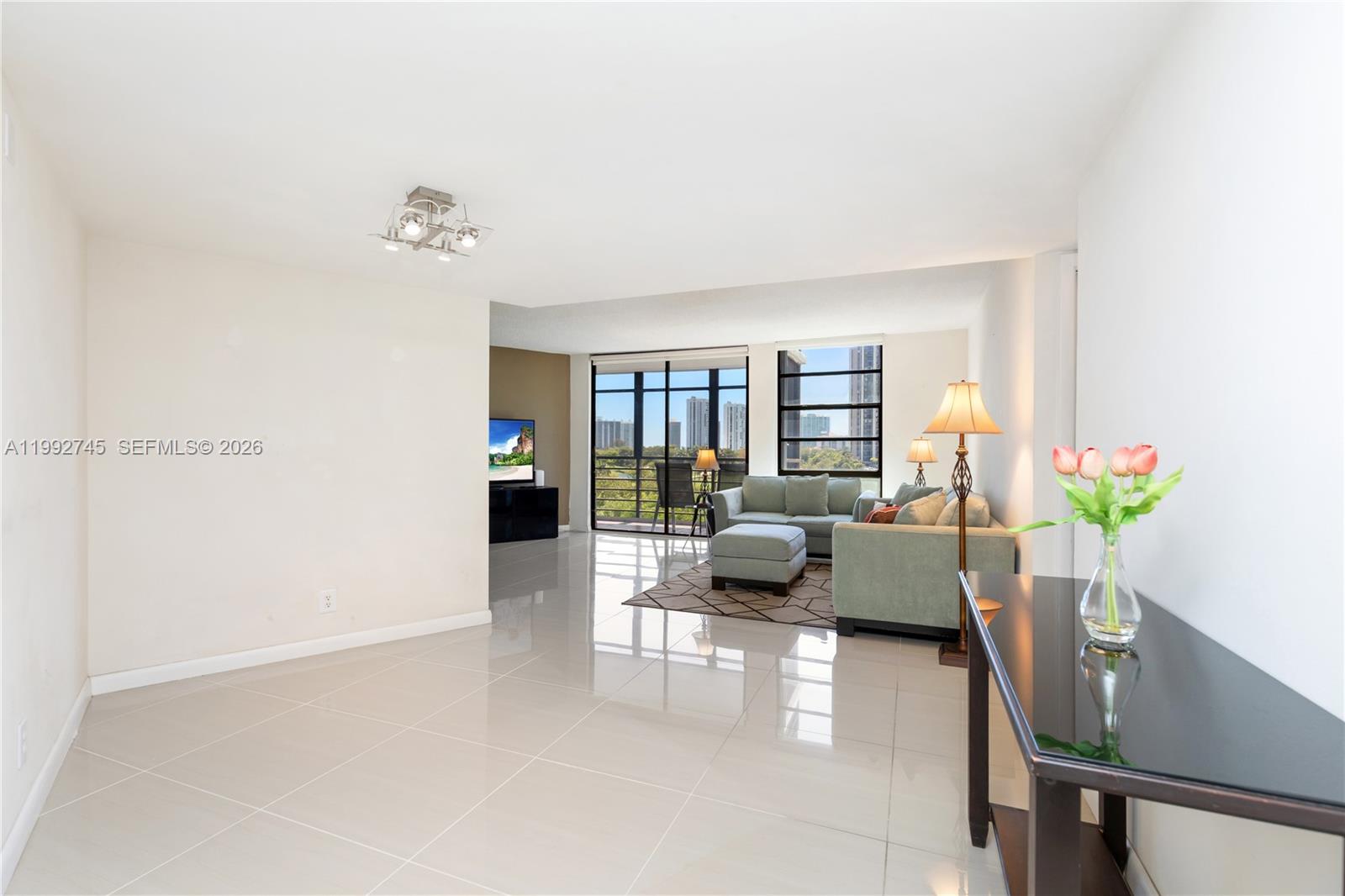 20400 W Country Club Dr # 605