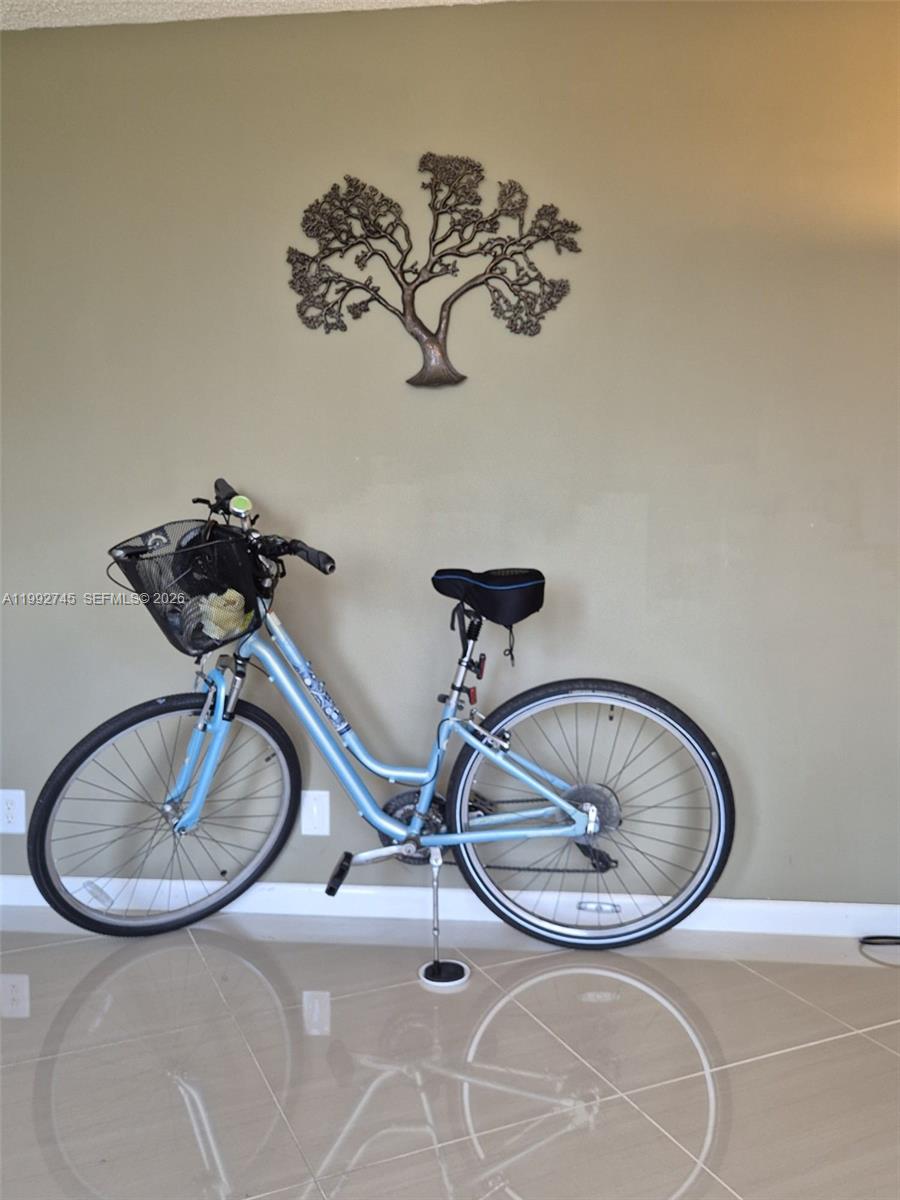 20400 W Country Club Dr # 605