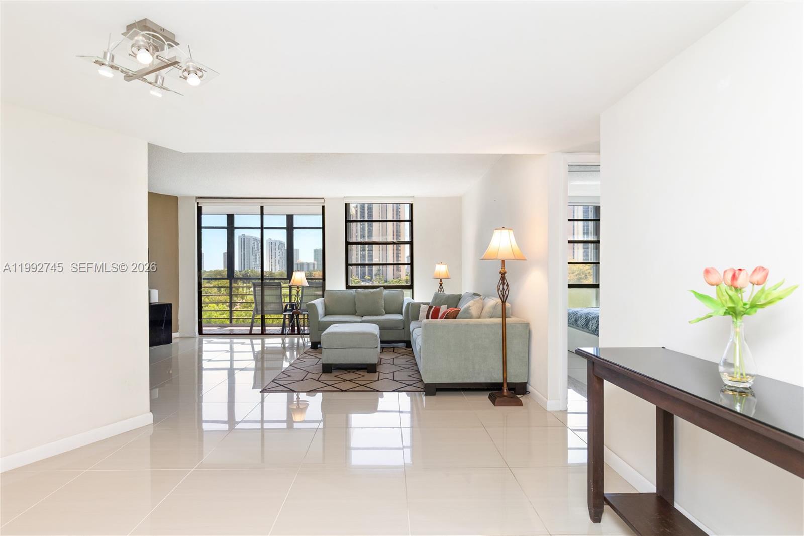 20400 W Country Club Dr # 605