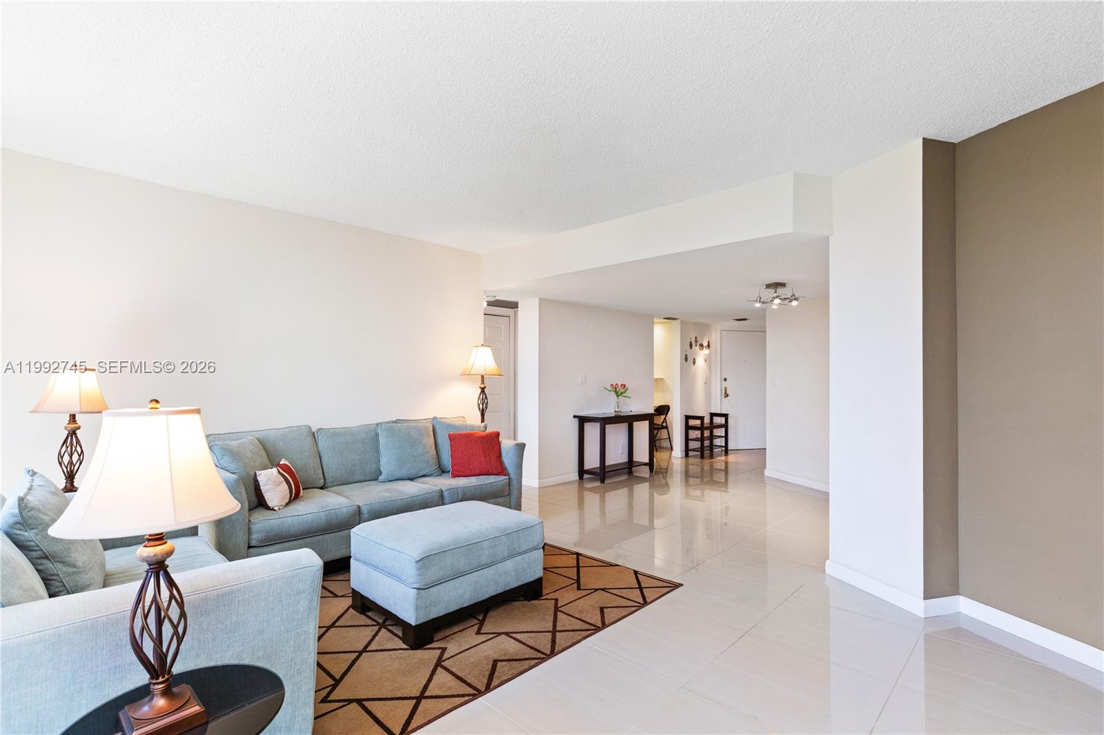 20400 W Country Club Dr # 605