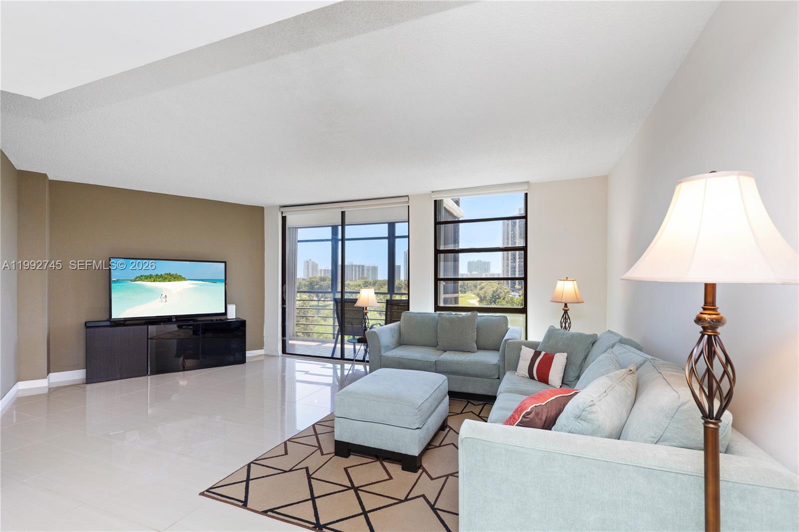20400 W Country Club Dr # 605