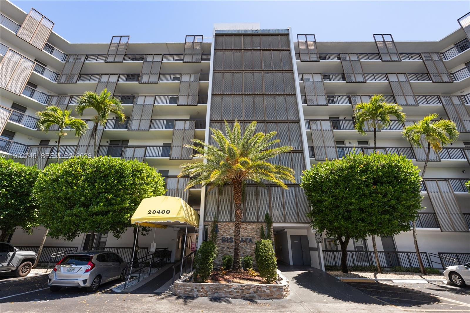 20400 W Country Club Dr # 605