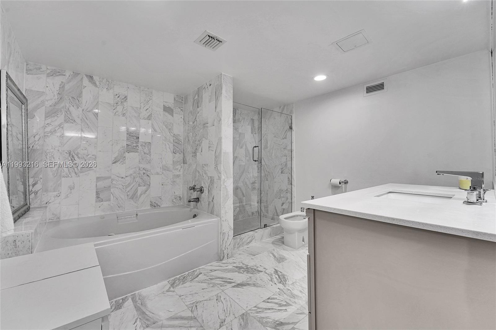 825 Brickell Bay Dr # 2048