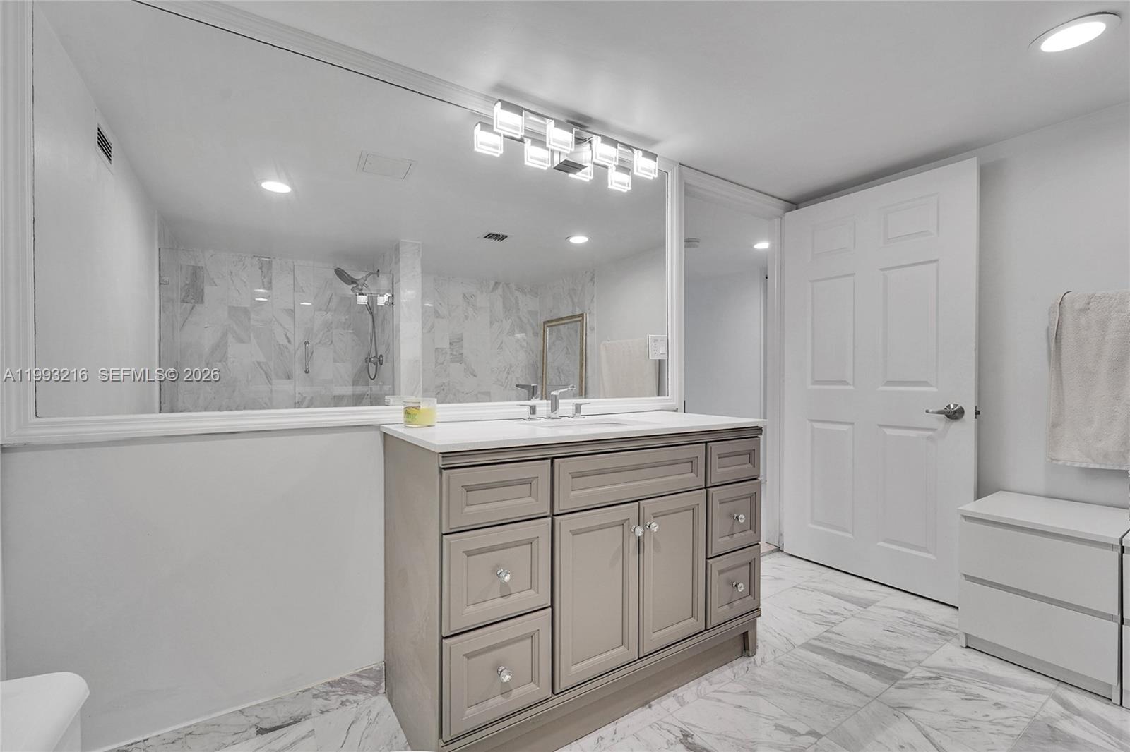 825 Brickell Bay Dr # 2048