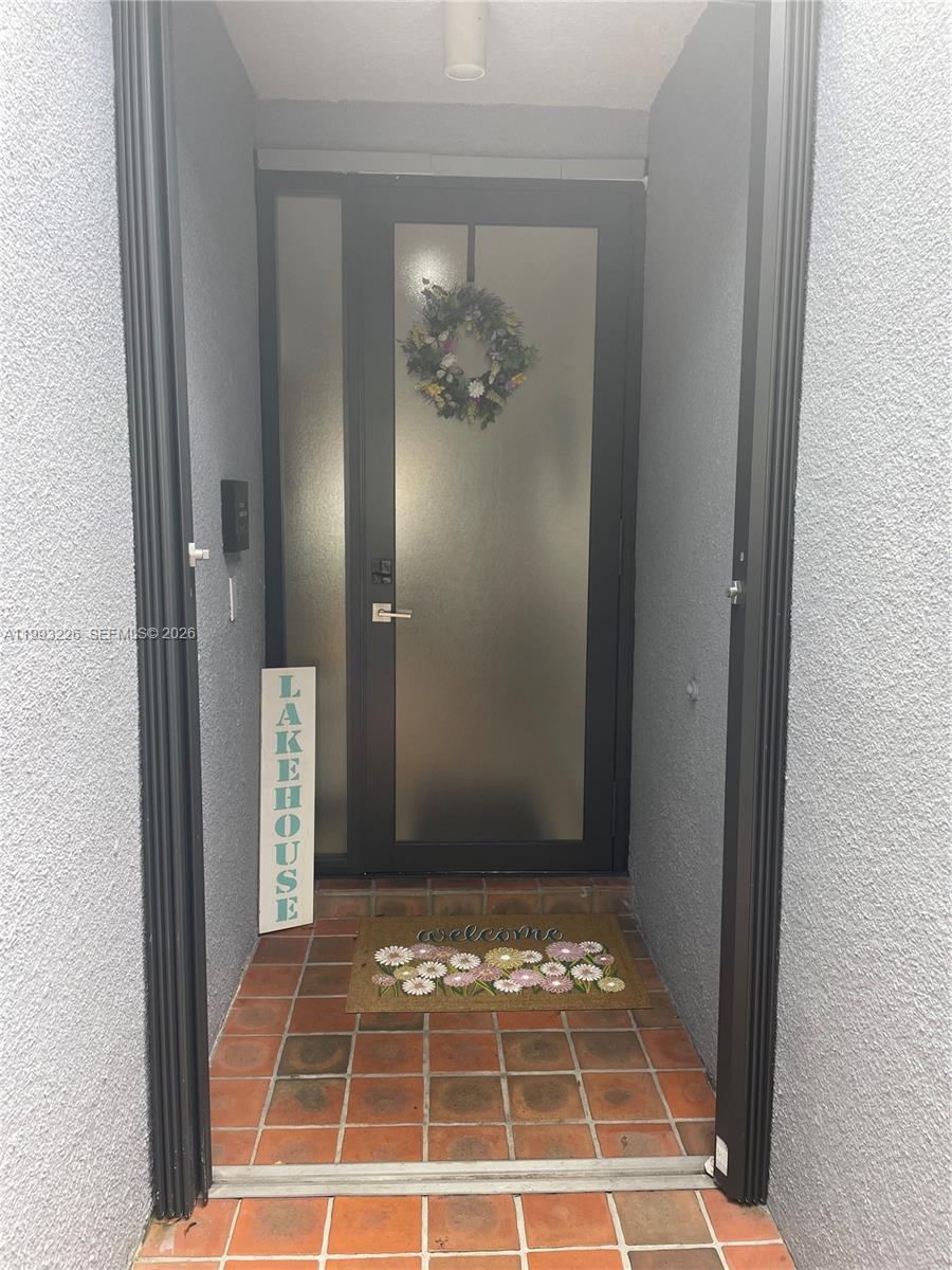 6386 N Milk Wagon Ln