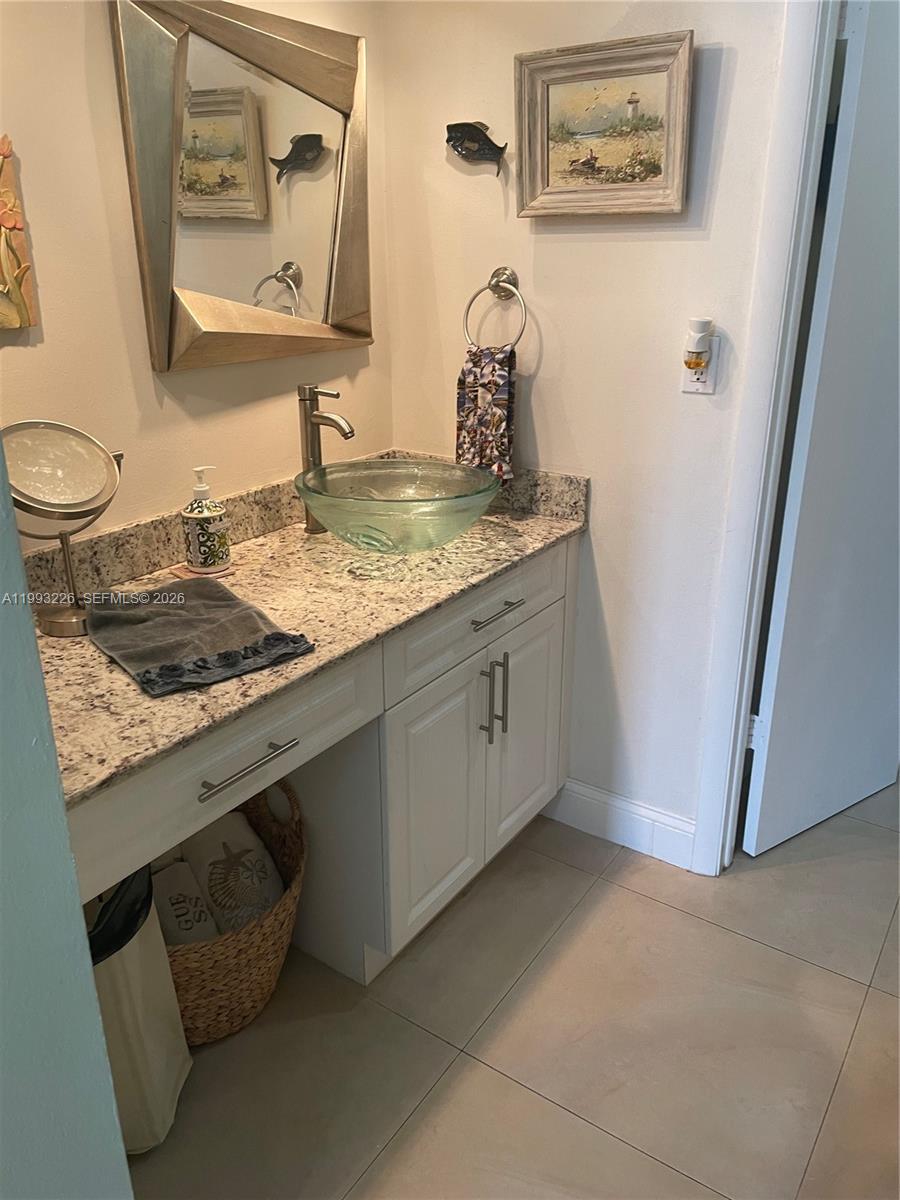 6386 N Milk Wagon Ln