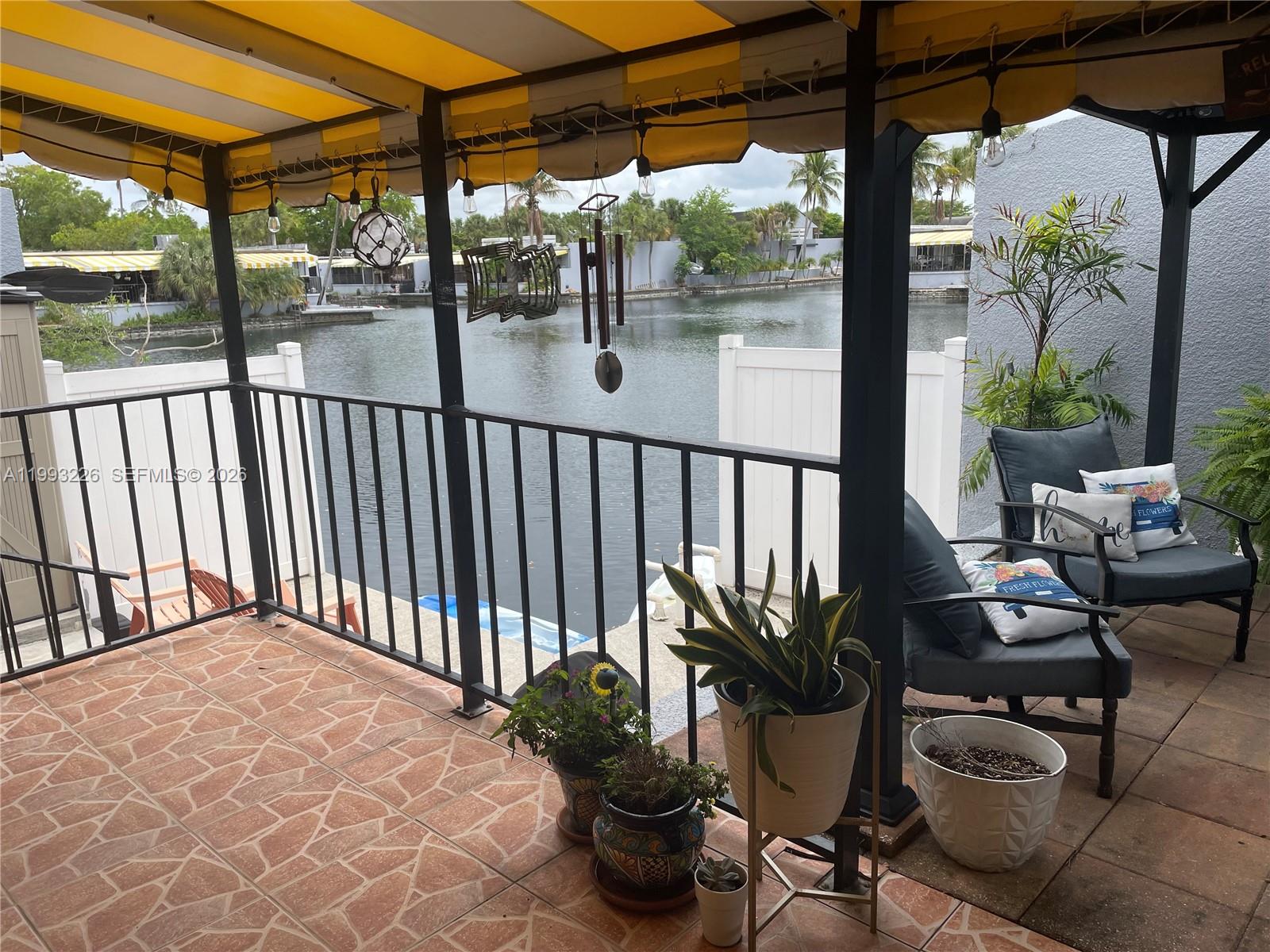 6386 N Milk Wagon Ln