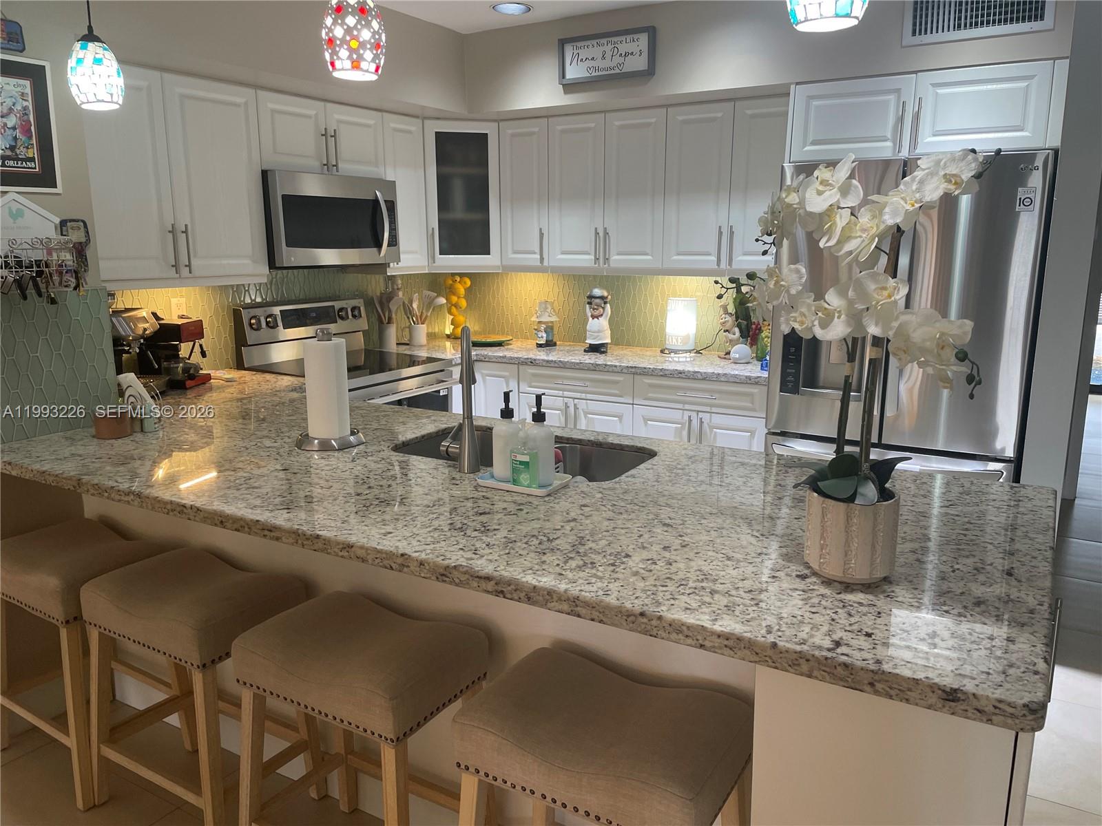 6386 N Milk Wagon Ln