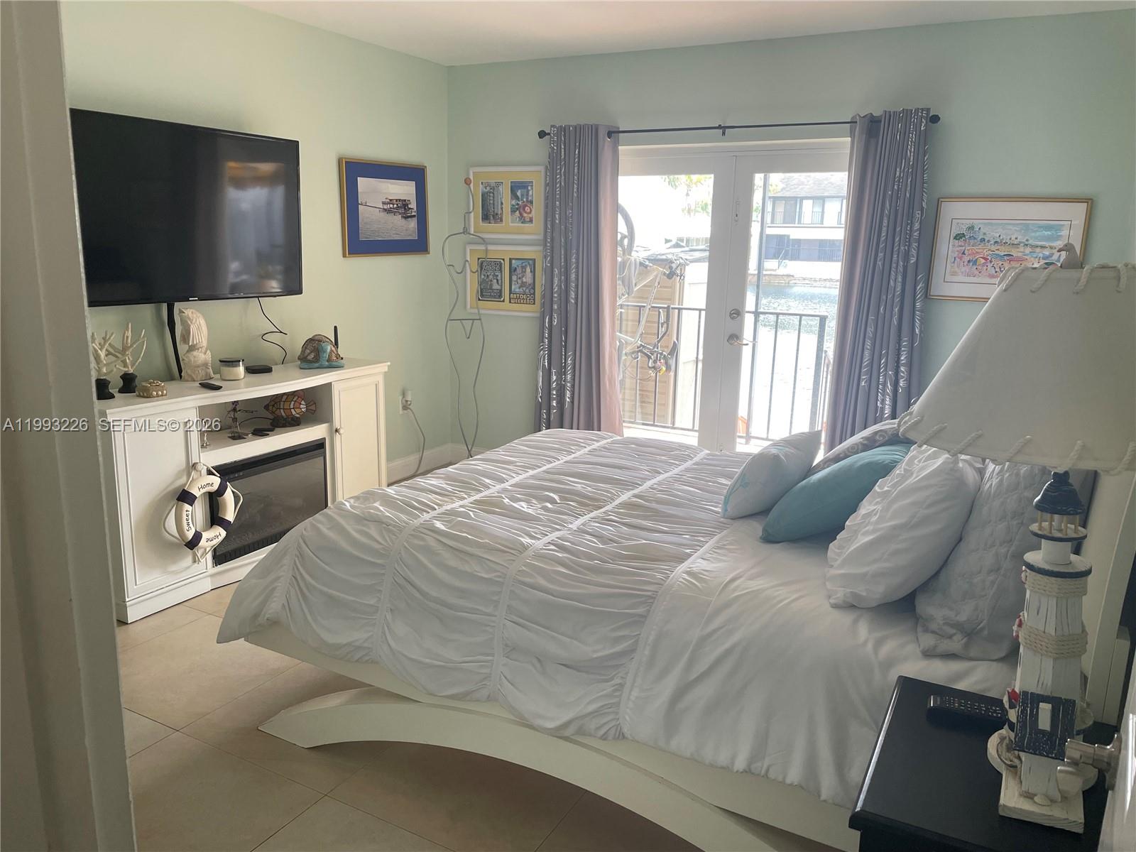 6386 N Milk Wagon Ln