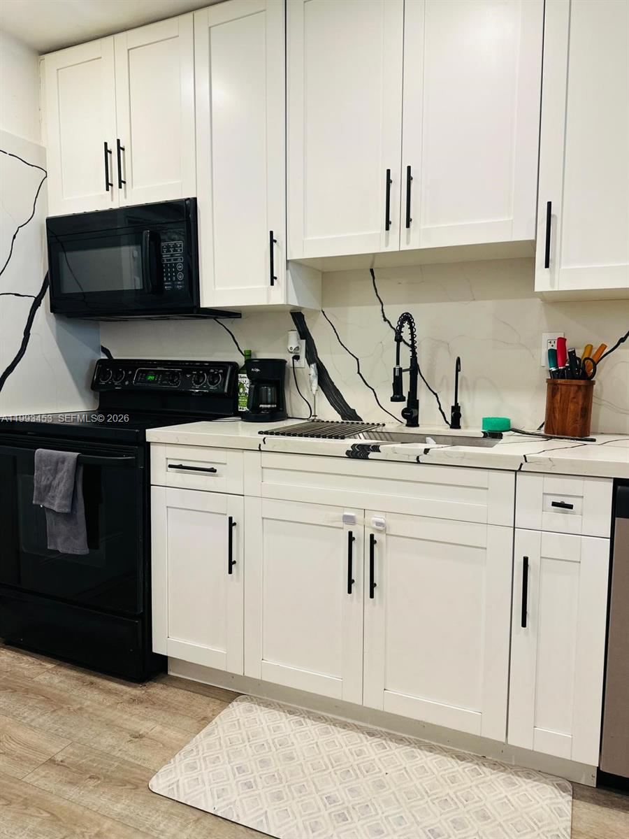 1002 NE 119th St # F