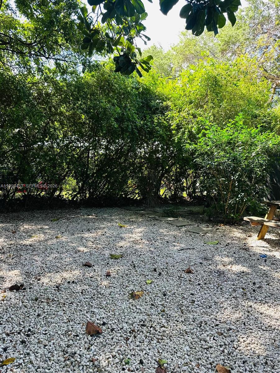 1002 NE 119th St # F