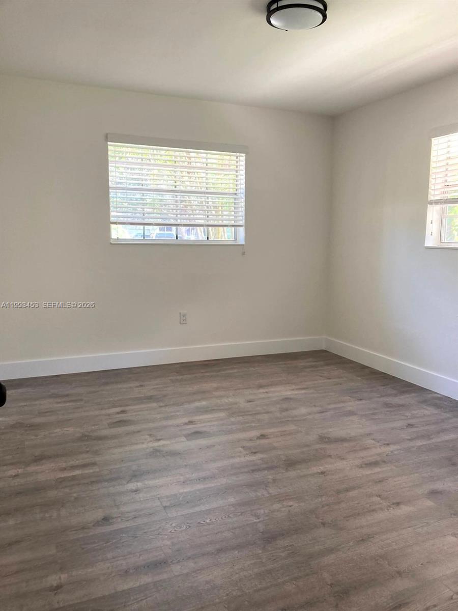 1002 NE 119th St # F