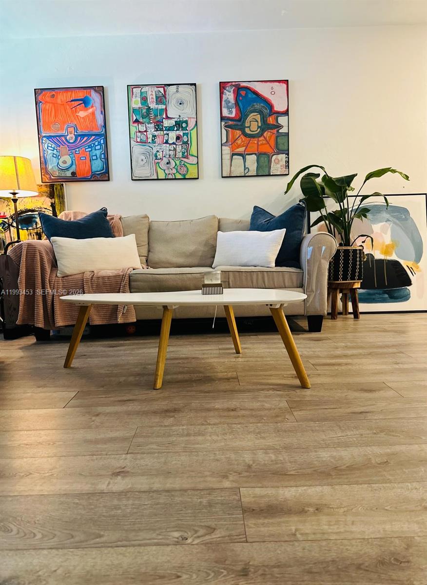 1002 NE 119th St # F