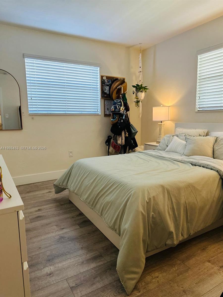 1002 NE 119th St # F