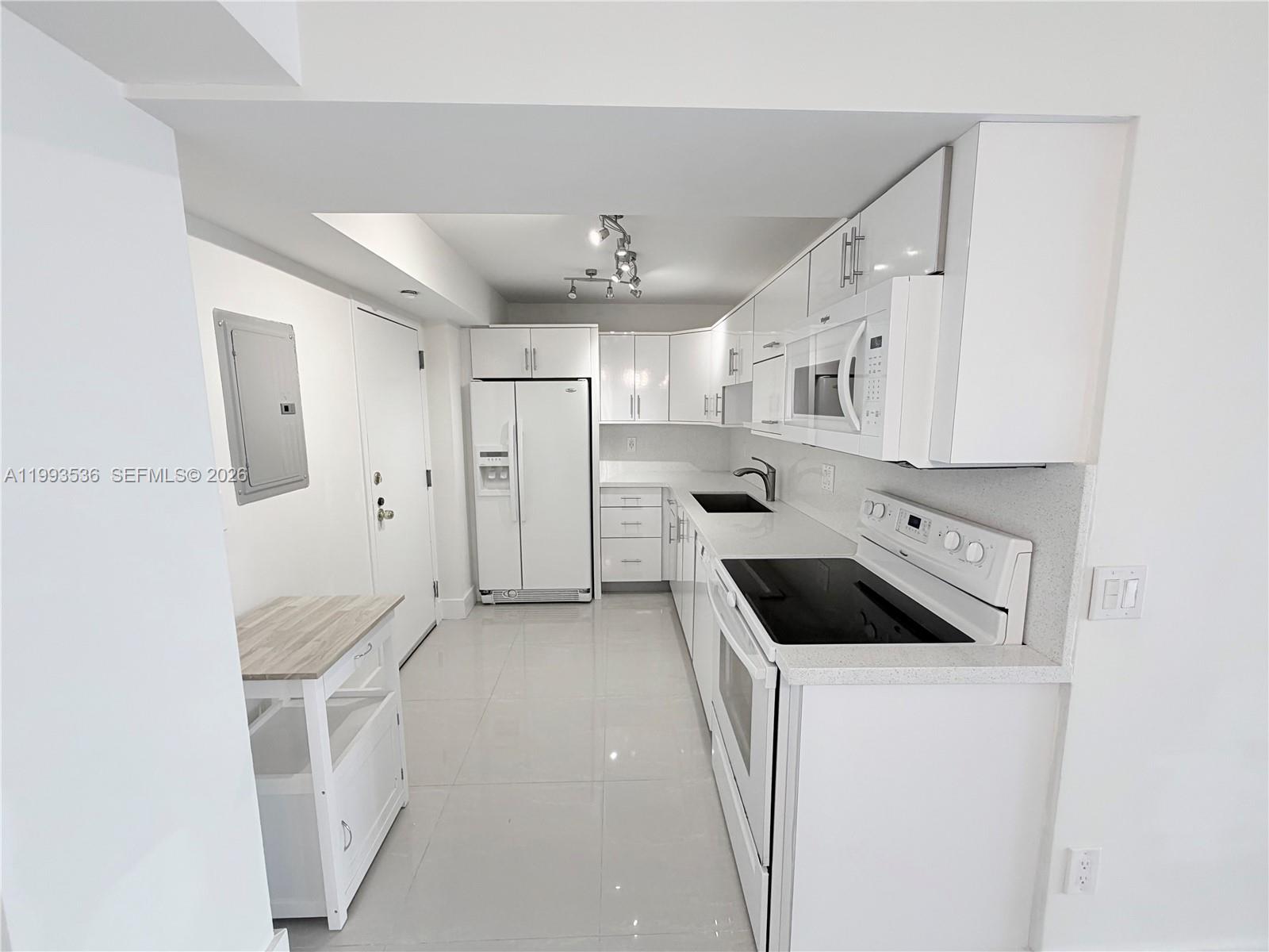 2333 Brickell Ave # 1407