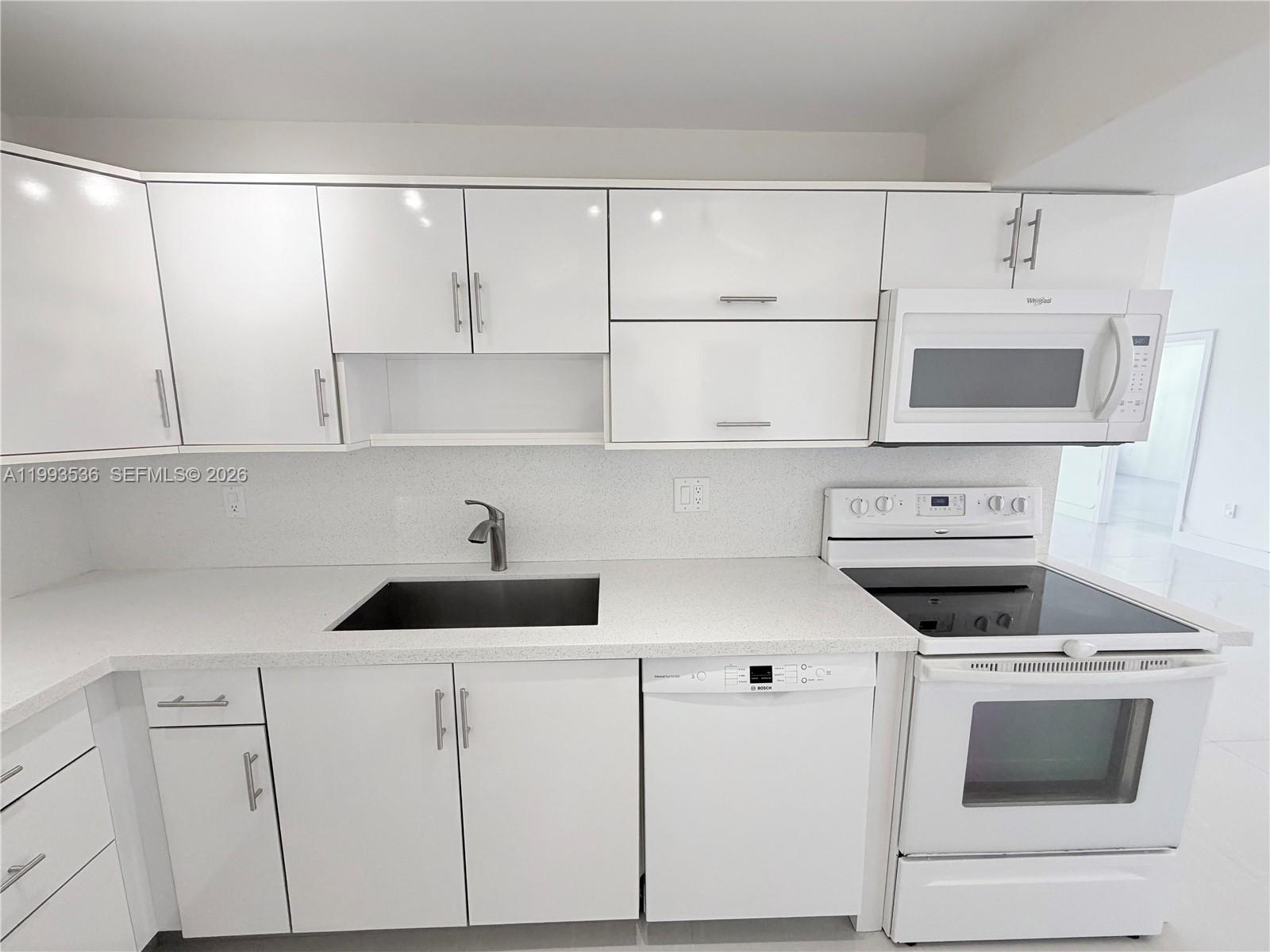 2333 Brickell Ave # 1407