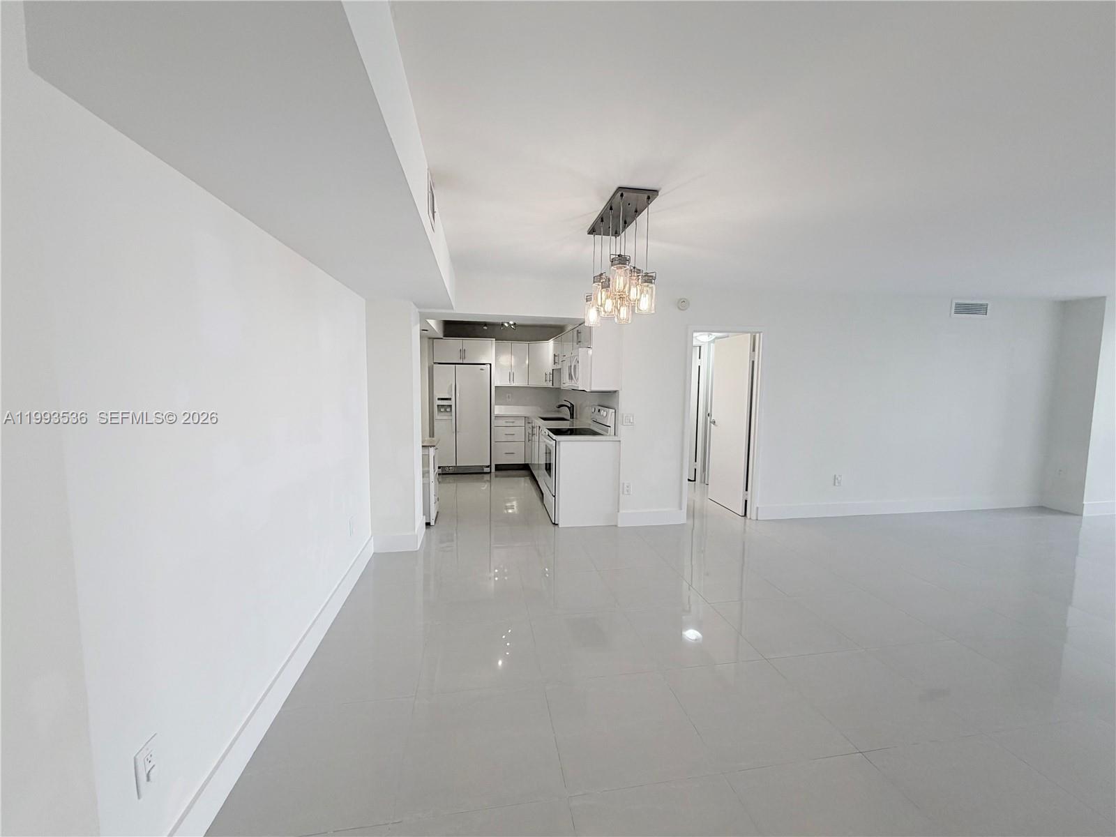 2333 Brickell Ave # 1407