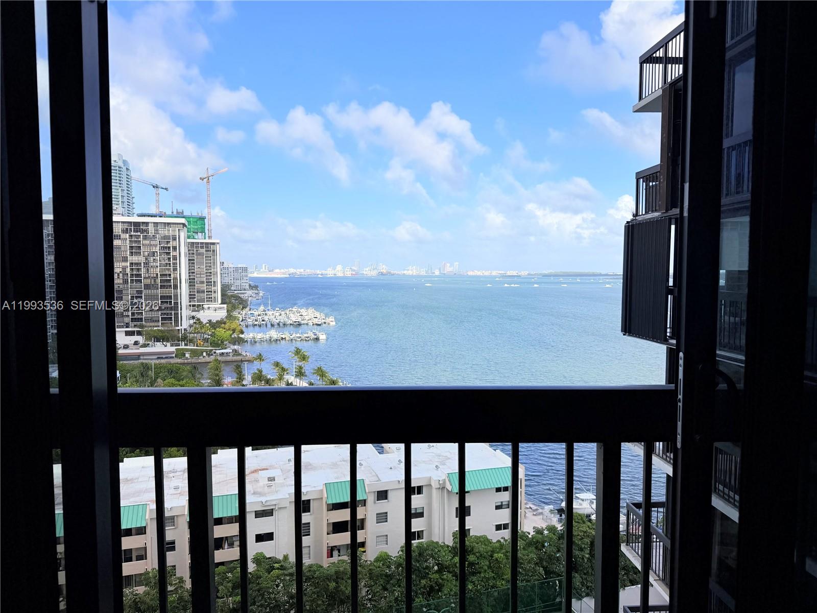 2333 Brickell Ave # 1407