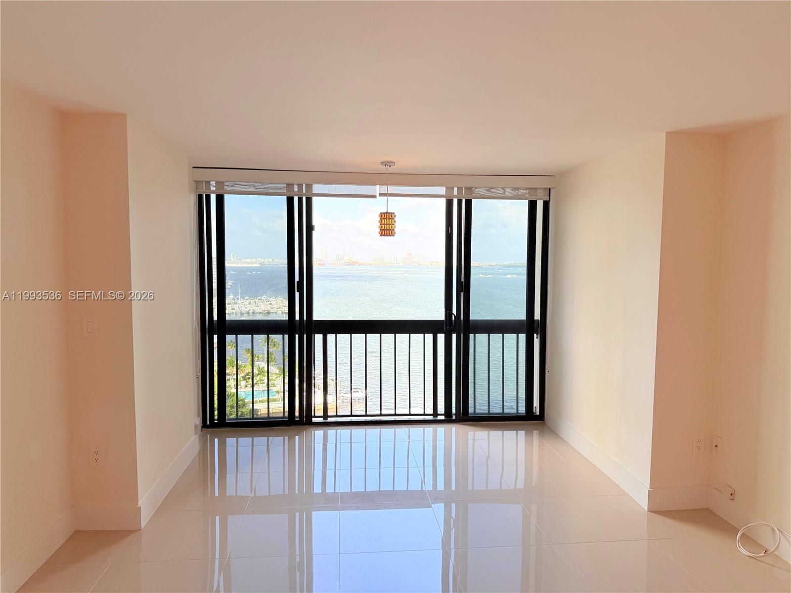 2333 Brickell Ave # 1407