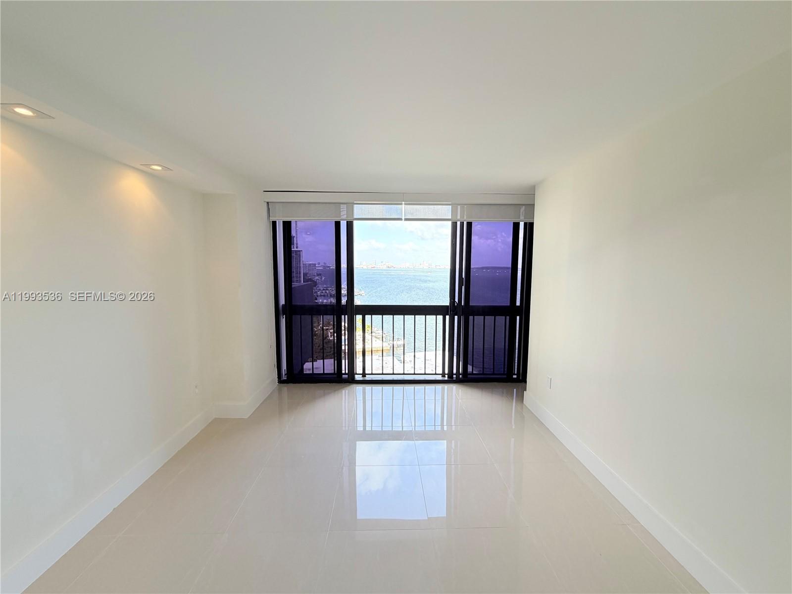 2333 Brickell Ave # 1407